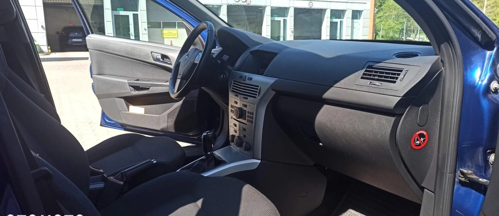 Opel Astra cena 14800 przebieg: 123000, rok produkcji 2009 z Gdynia małe 781